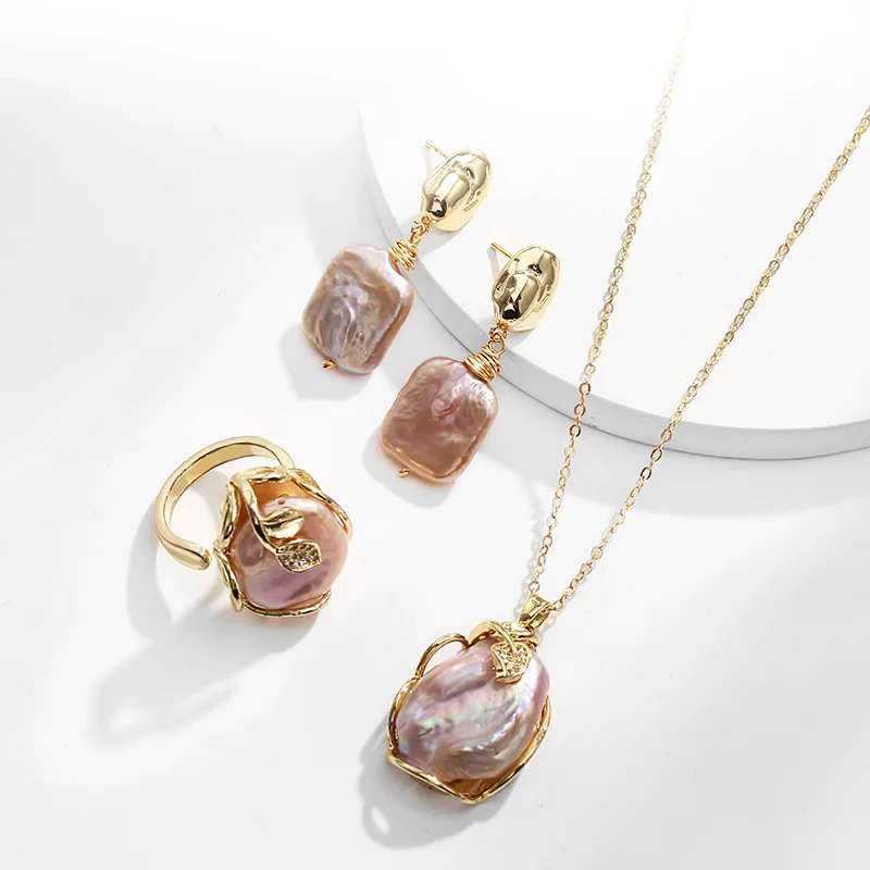 

Minar Trendy Pink Freshwater Pearl Pendant Necklaces 14K Gold Plated Brass Rhinestones Leaves Necklace for Women Party Jewelry