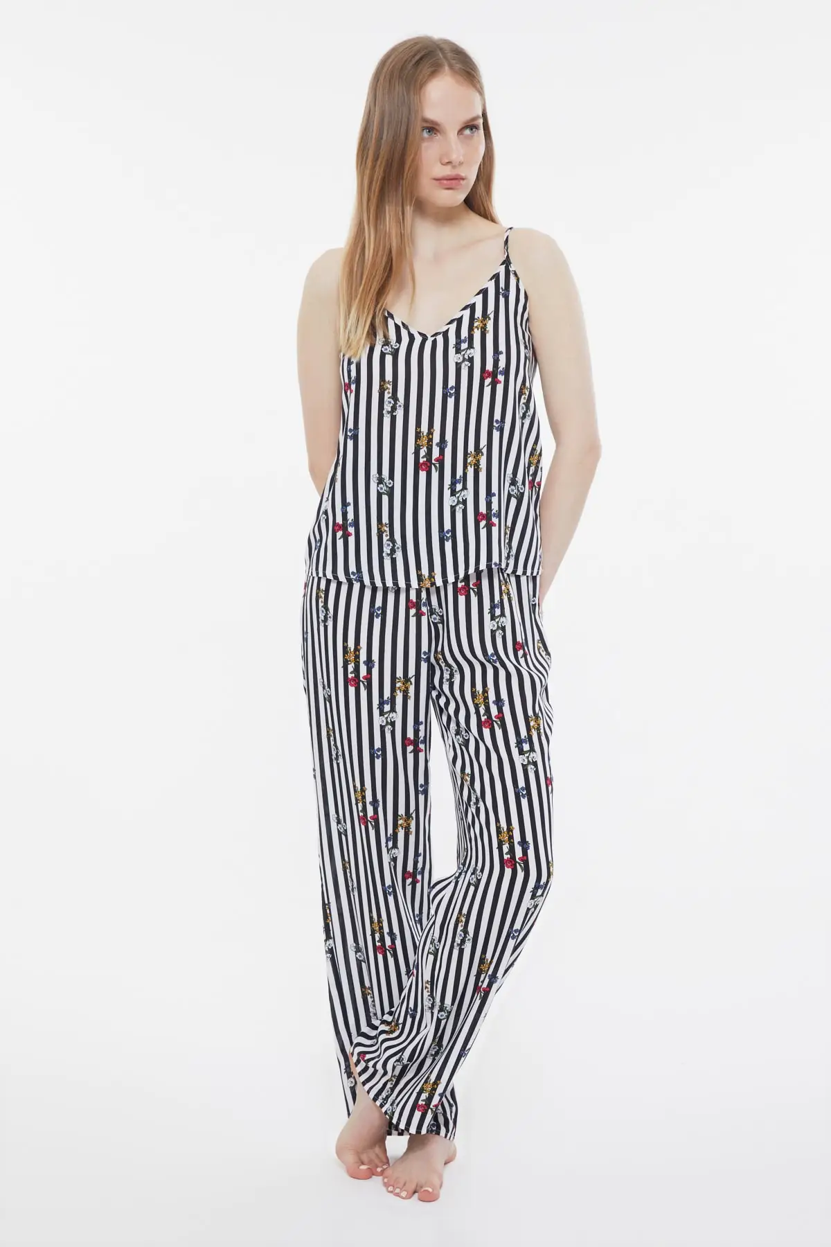 

Trendyol Striped Woven Pajamas set THMSS21PT1105