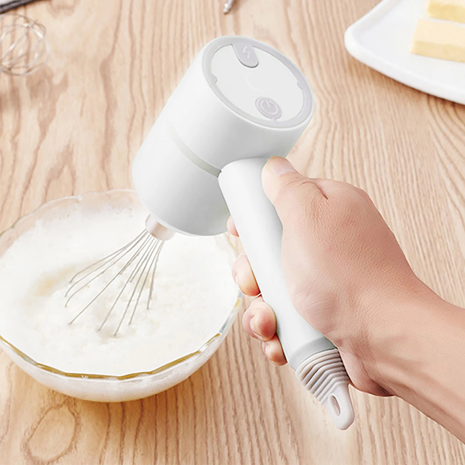

Stainless Steel Plastic Egg Beater BPA-Free USB Rechargeable Kitchen Handheld Mixers with 2 Detachable Stir Whisks