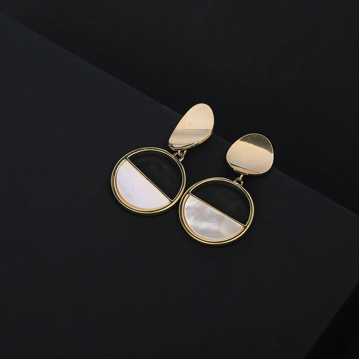 Модные роскошные круглые серьги-ракушки для женщин или девушек Рождественский