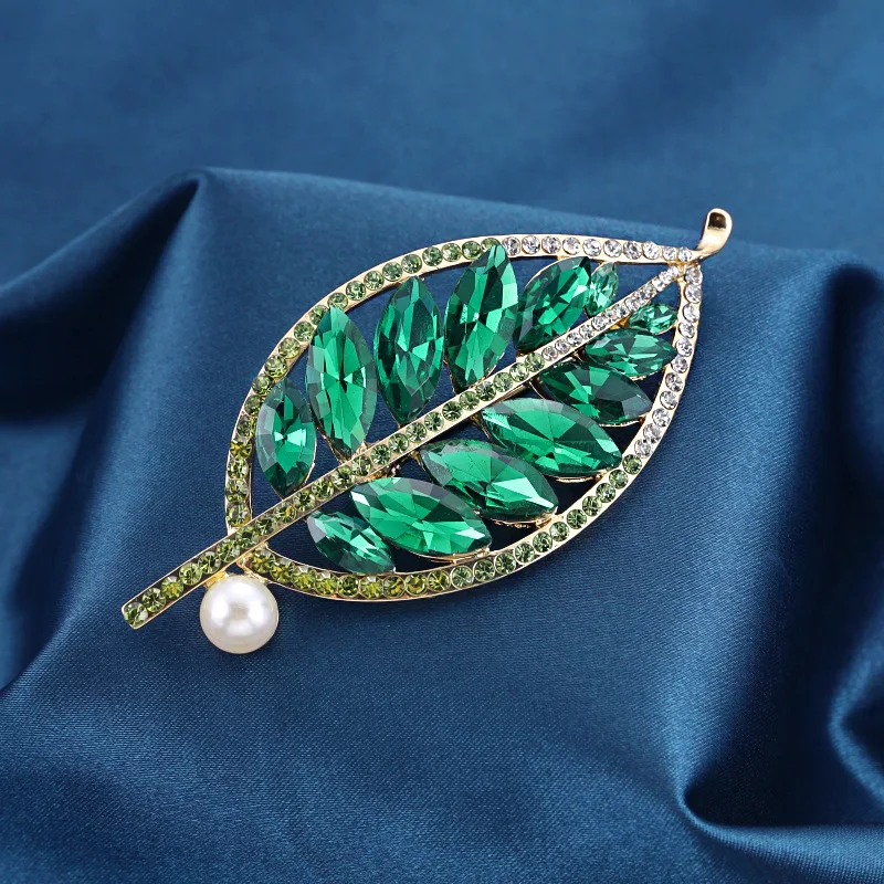 

Luxury Elegant Crystal Tree Leaf Brooches For Women Rhinestone Alloy Pearl Plant Party Wedding Safety Pin Clothing Accesories