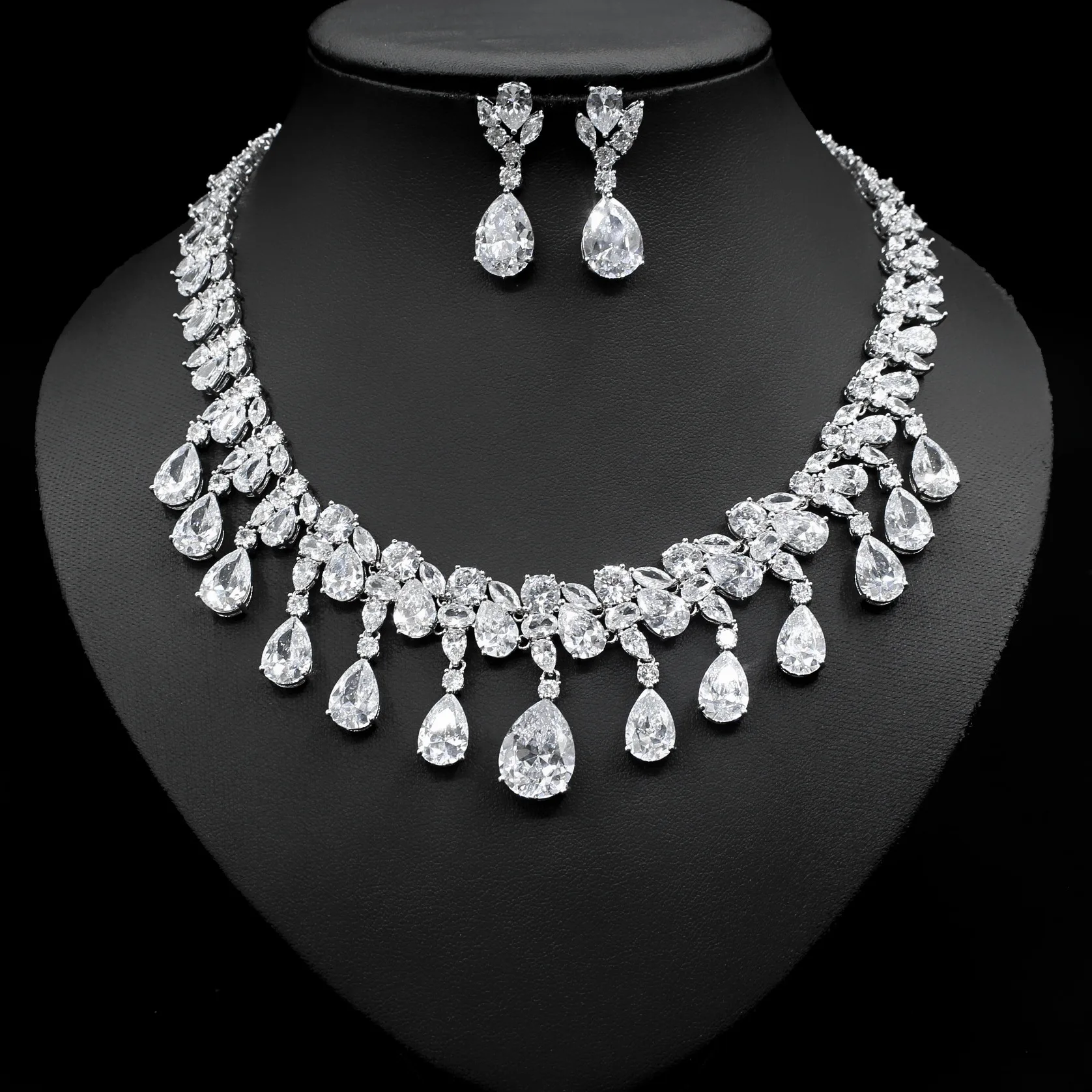 Funmode  Luxury Chunky Full Cubic Zirconia Paved Dinner Party Bridal Wedding Choker Big Necklace Jewelry Sets for Women FS288