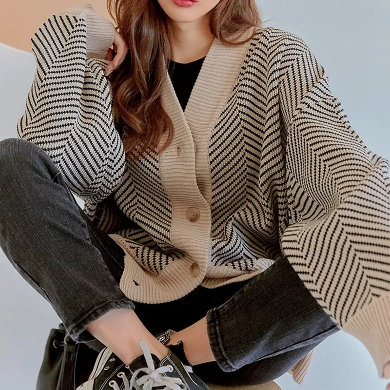 

2022 New Autumn And Winter Sweater Women Single-breasted Outer Wear Cardigan Soild Loose Striped Thick Knitted Cardigan Jacket
