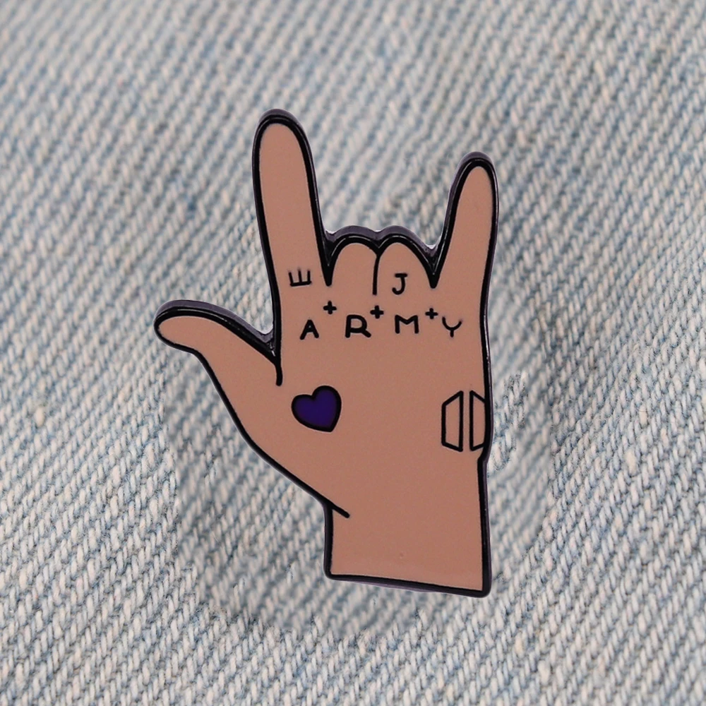 

YQ1458 Gesture Enamel Pin Finger Badge Tattooed Hand Brooch For Women Men Clothes Lapel Pin Charm Badge Gift For Fans