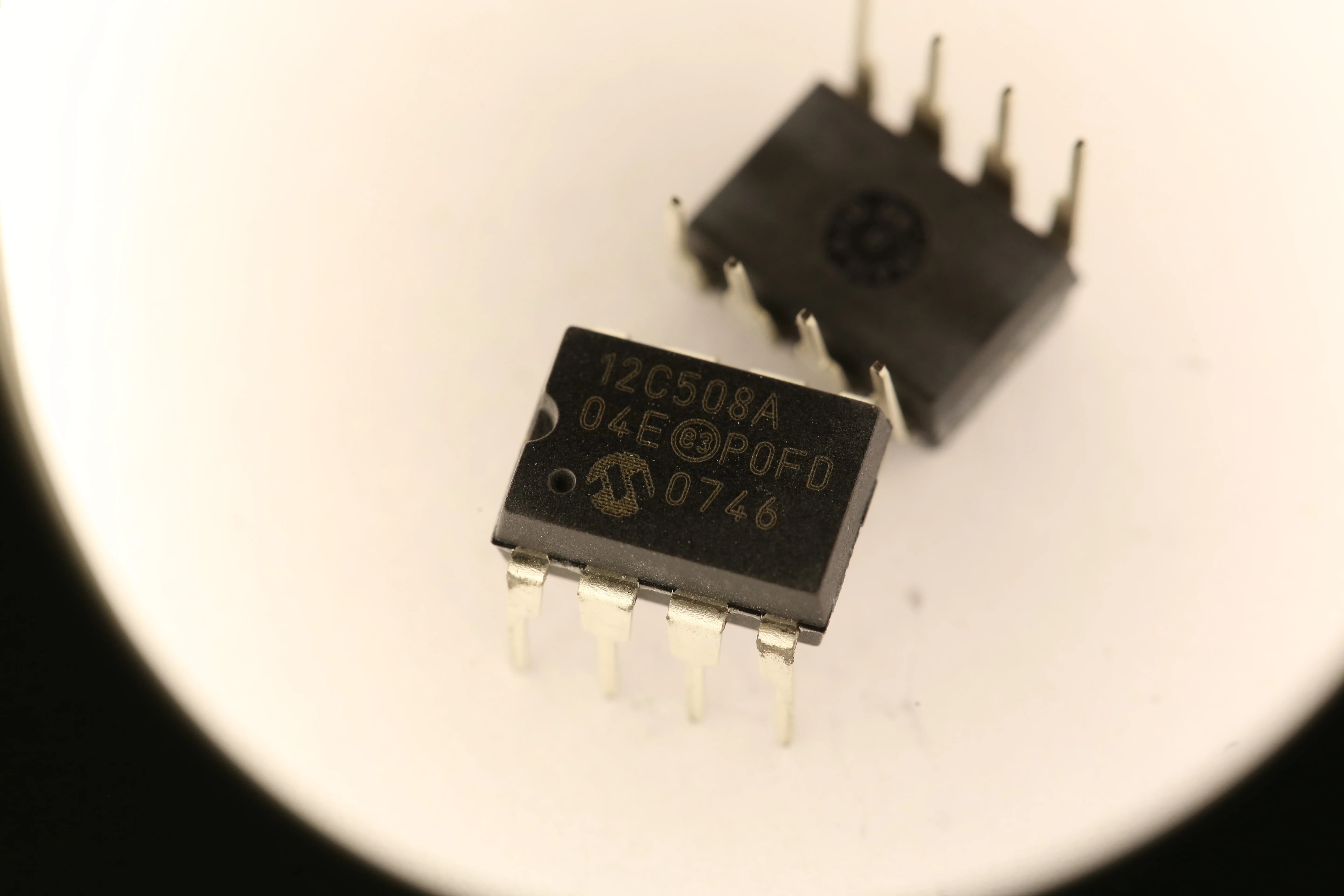 

100 шт. 12C508A04E P0FD 0746