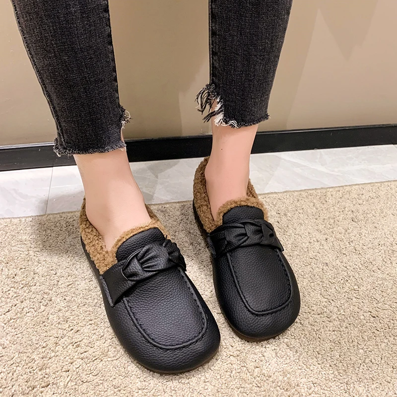 

Женская теплая зимняя обувь на плоской подошве с круглым носком