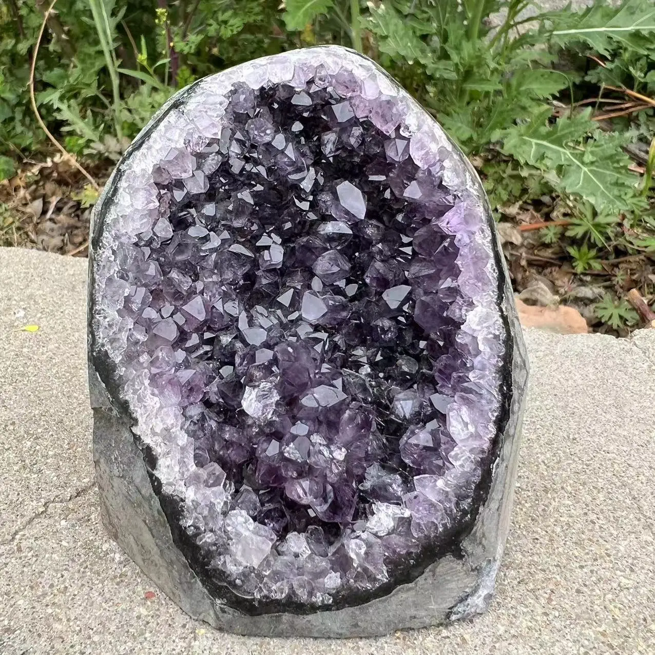 

629 г натуральный аметист уругренской мечты, кварцевый кристалл, кластерная подставка (только 1 шт. на картинке-именно то, что вы получите)