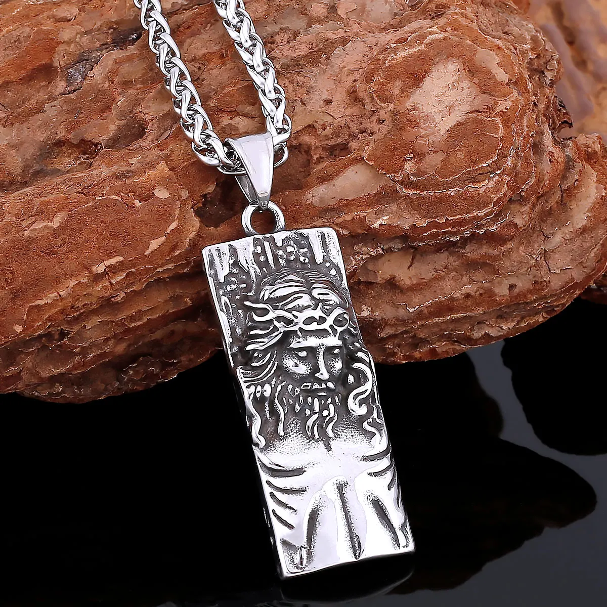 

Boutique Creative Stainless Steel Egyptian Mythical Pharaoh Viking Necklace Nordic Men's Personality Amulet Pendant Jewelry