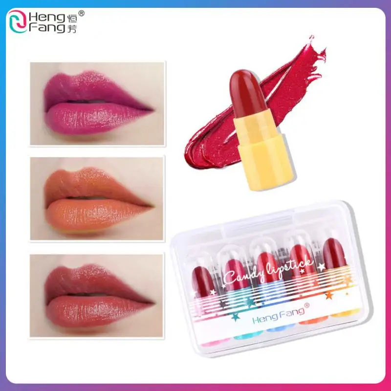 

Помада 5 шт. один набор для макияжа включает в себя ежедневное использование, пудра для лица, помада, подводка для глаз, тушь для ресниц, косметика, Подарочная коробка на день рождения