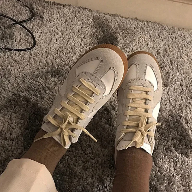 Женские кроссовки из натуральной кожи разные цвета |