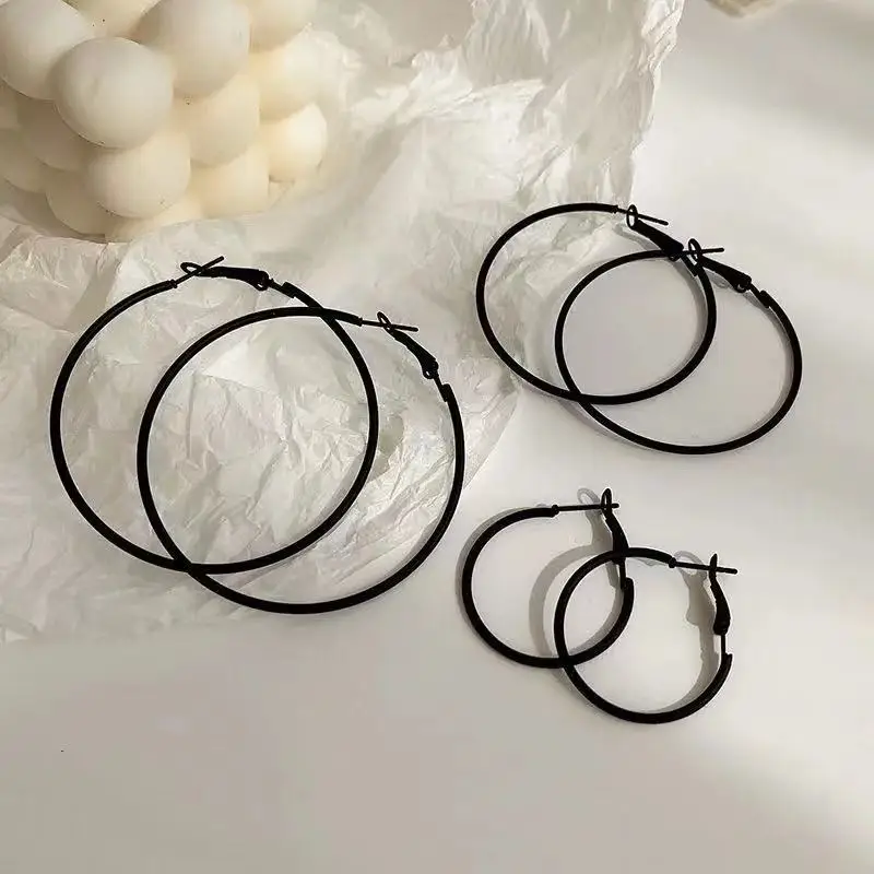 Fashion Retro Black Matte Hoop Earrings Hip Hop Circle Hoop Earrings for Women Creative Brincos 2021 Trend Goth Jewelry Gift