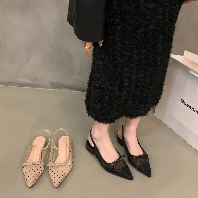 2024 женские туфли в горошек на массивном каблуке изящные с острым носком и