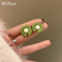 mihan 925 silver needle sweet jewelry flower earrings pretty coating little daisy stud earrings for women party gifts wholesale