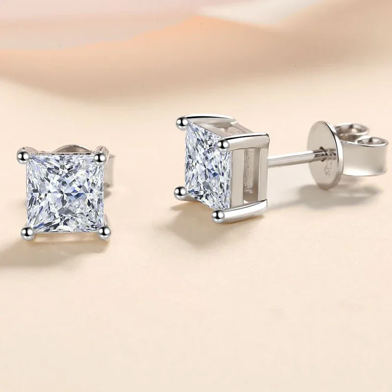 Серьги из серебра 925 пробы с квадратной огранкой в виде принцессы