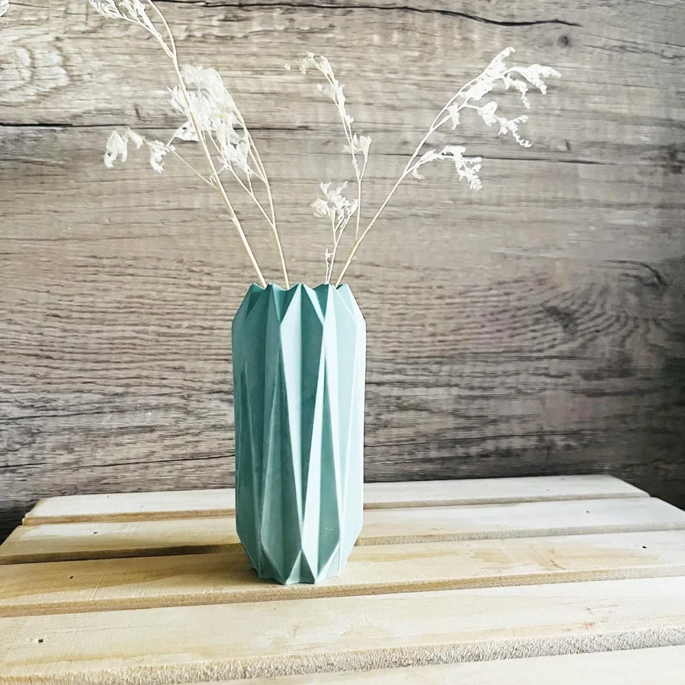 Искусственная силиконовая форма для самостоятельного изготовления бетонных