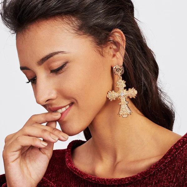 Крупные женские серьги-подвески в виде креста |