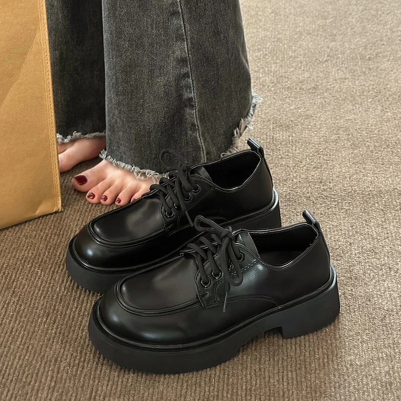 

Женские лоферы 2023 весенне-осенние повседневные туфли на толстой подошве с глубоким вырезом в британском стиле оксфорды с перекрестной шнуровкой слипоны на плоской подошве