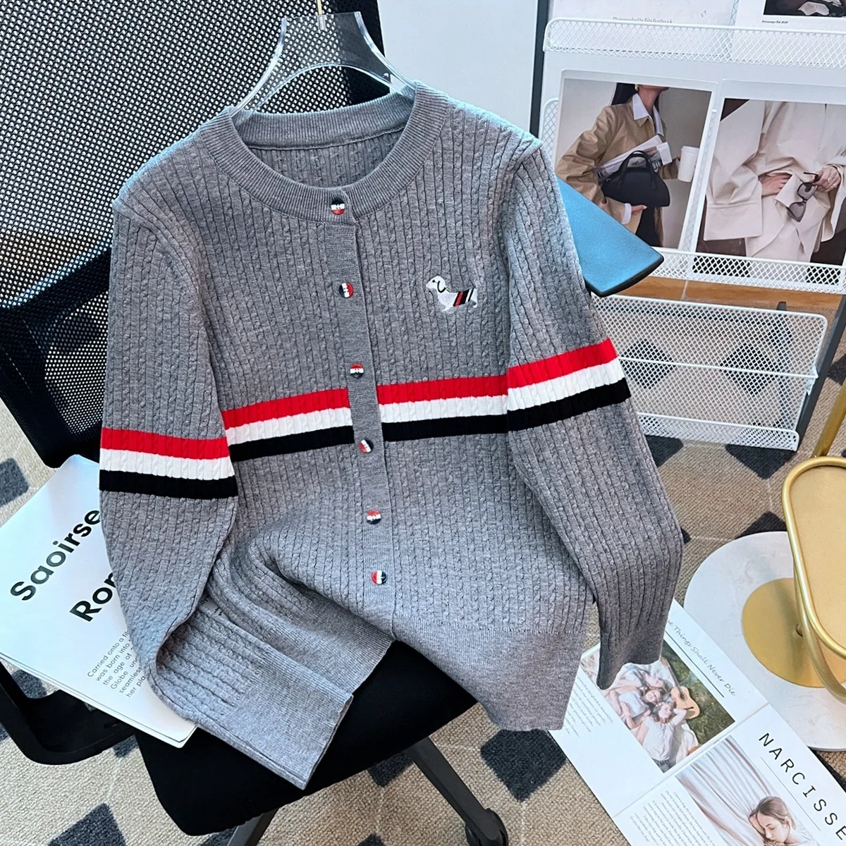 

Striped Wool Knitted Cardigan ,Women's Short Jacket , Anime Dog Embroidery oversized Jumpers, 여성 반팔 니트 ,Y2k