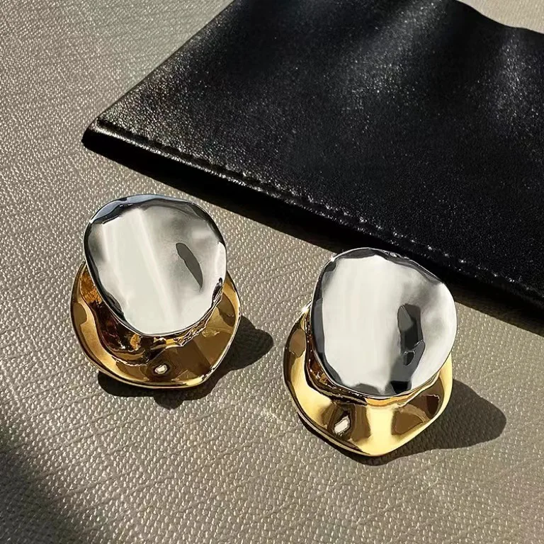 

Irregular Metal Round Earrings Women's Wave Color Contrast