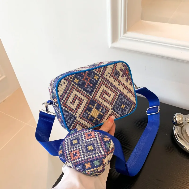 

Fashiona Blestyle Capacity Bag for Women in Spring 2023 New Westernized Casual One Shoulder Underarm Bag Westernized Women's Bag