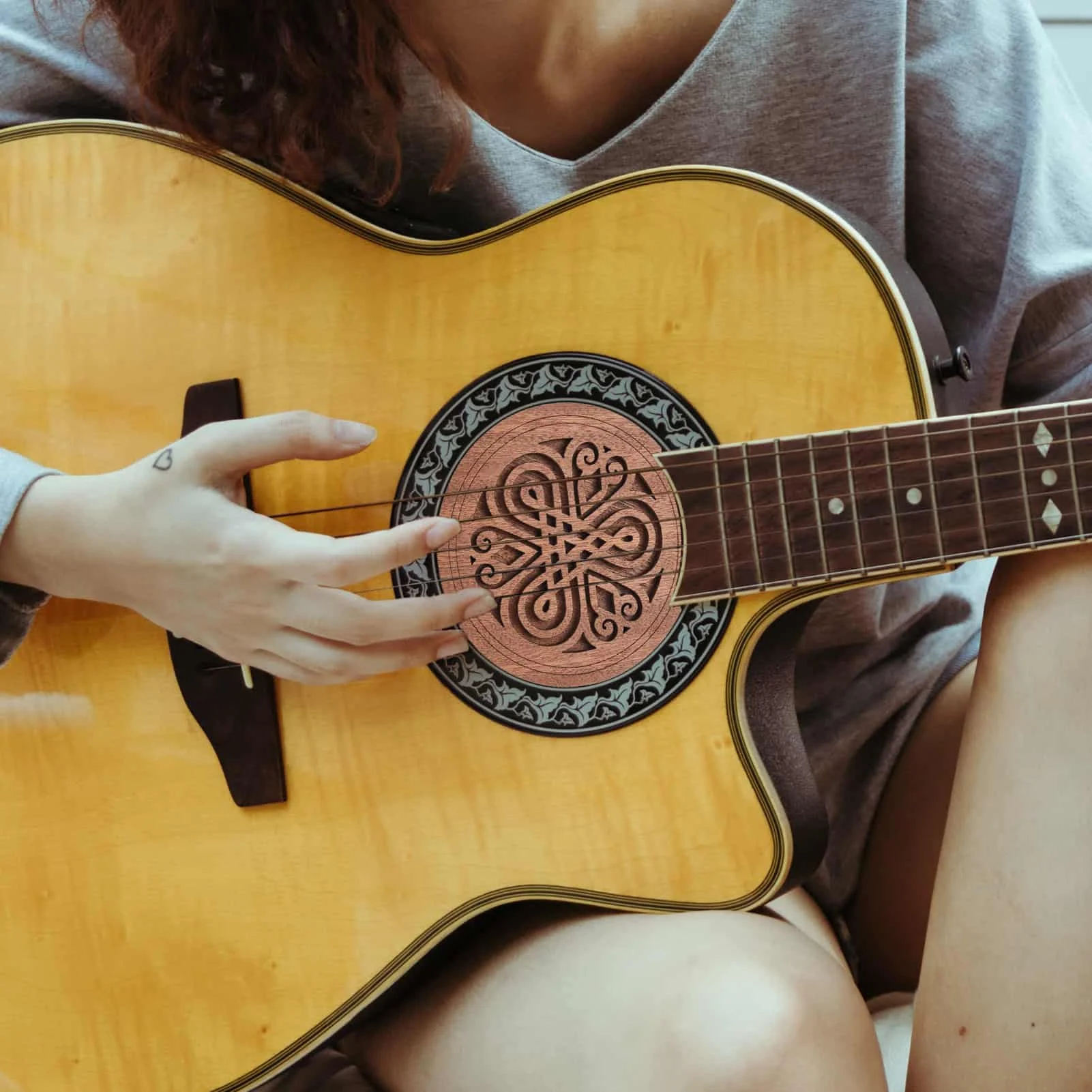 Чехол для акустической гитары оконная решетка деревянный чехол |