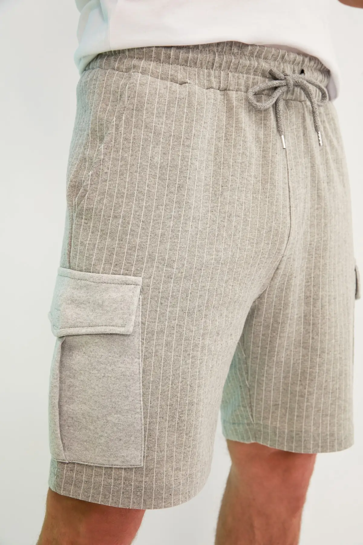

Trendyol Men 'S Regular Fit Striped Shorts & Bermuda TMNSS21SR0208