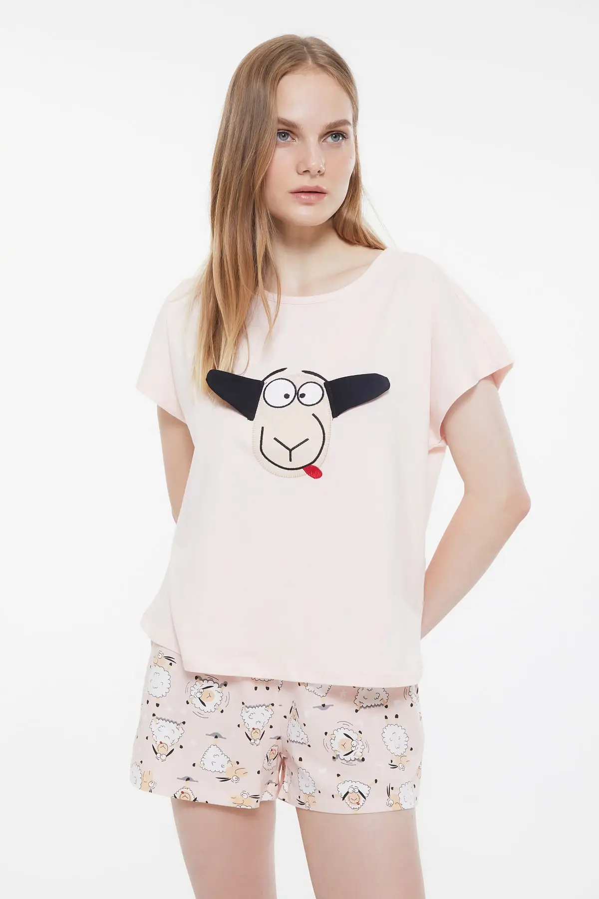 

Trendyol Lamb Embroidered Knitted Pajama set THMSS21PT0946