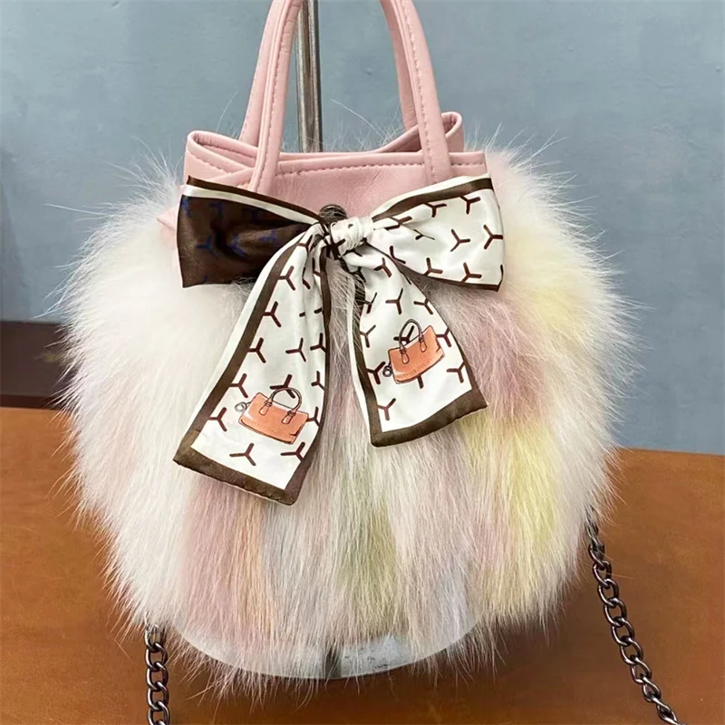 

2023 New Women's Fur Bag Luxury Fox Fur Advanced Fashion Handbag Oblique Straddle Bag Large Capacity Temperament Women's Fur Bag