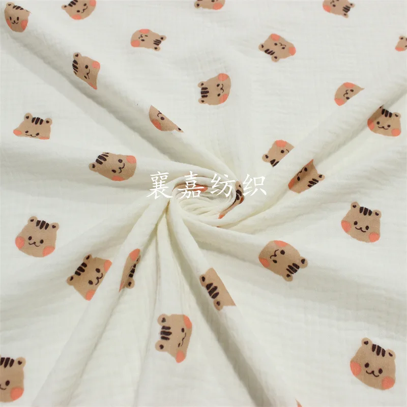 Двухслойный марлевый креп с мультяшным рисунком ткань детская одежда нагрудник