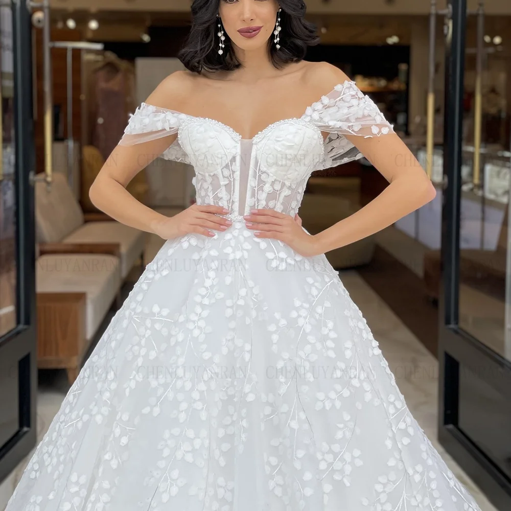 Cathy Белые цветы Вышивка С открытыми плечами Свадебные платья Бальное платье