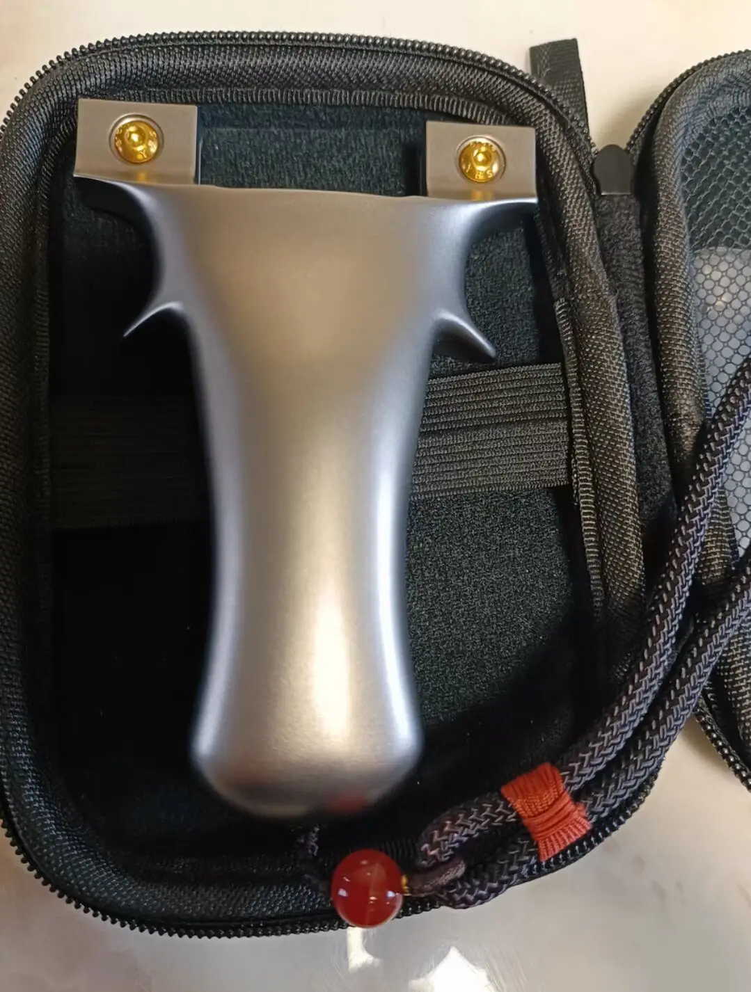 Рогатка из титанового сплава и кожи точная с рекурсивным бантом для охоты