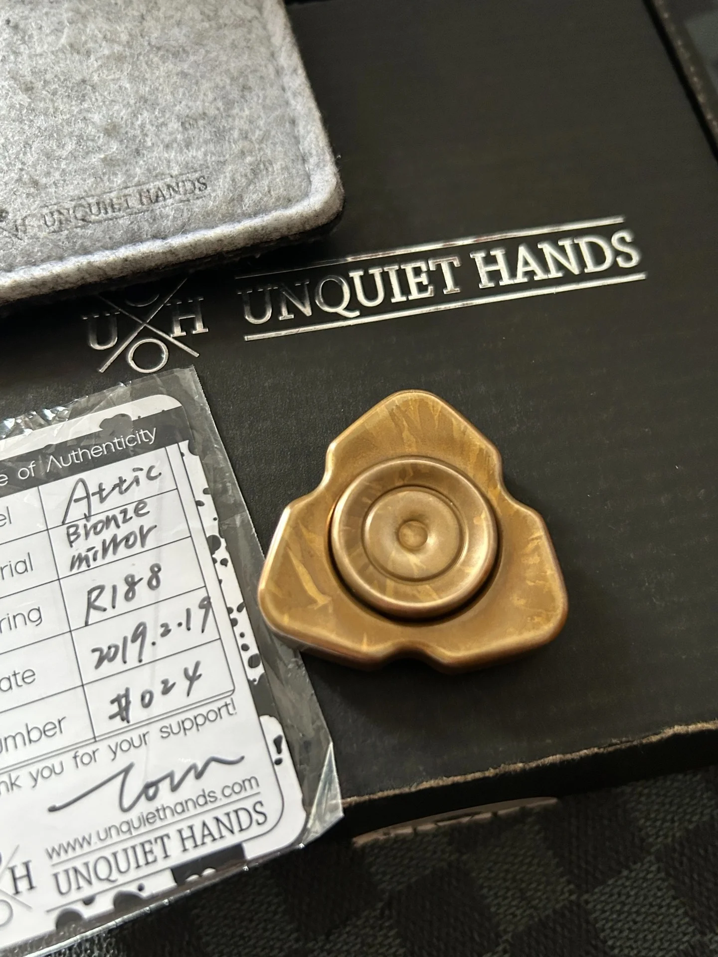 Uqh Бронзовый пентхаус с гироскопом на кончик пальца для повседневного