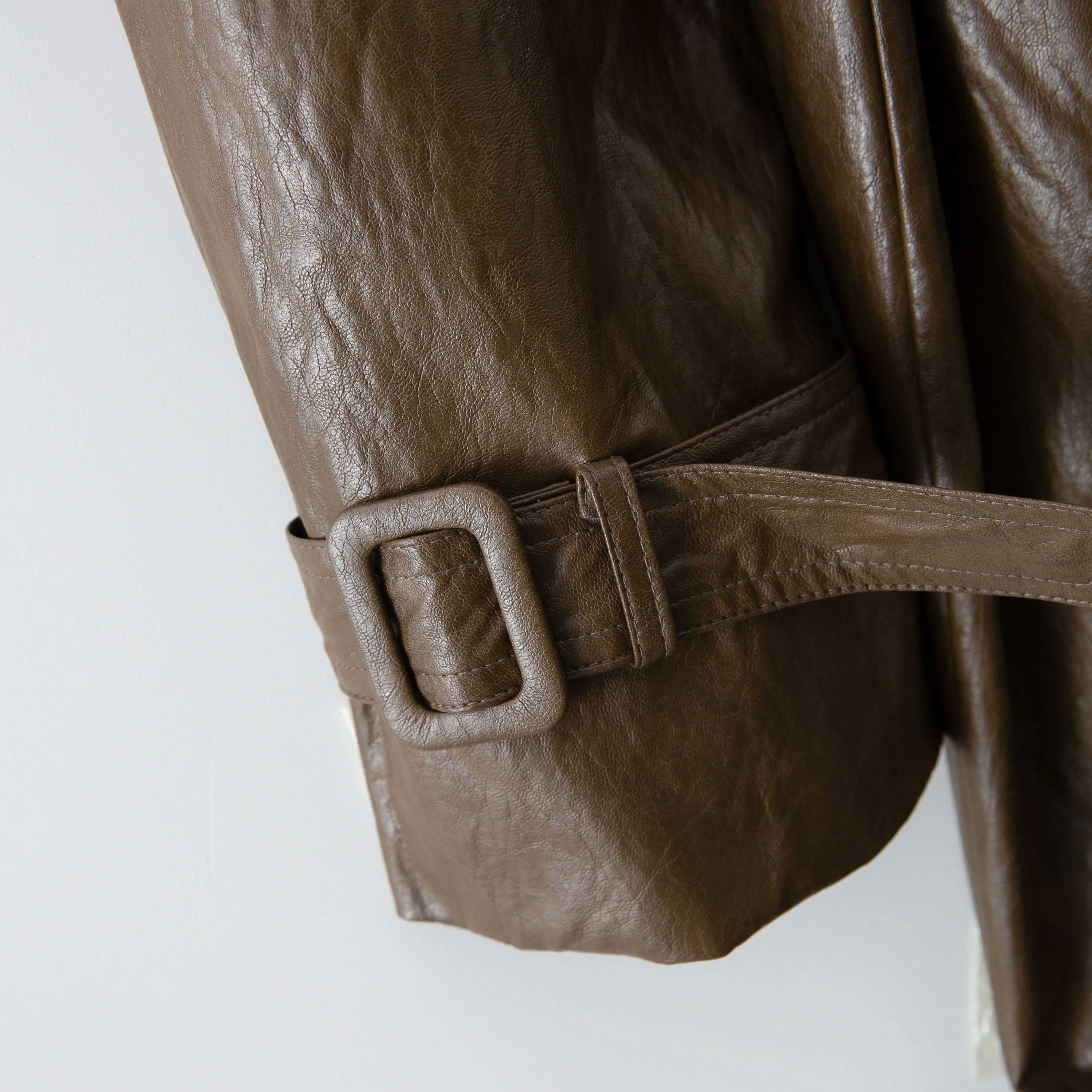 Женский Длинный кожаный тренчкот ветровка с поясом осень 2021 |