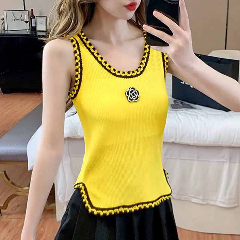 

2022 Spring Summer Knit Vest New Women's Knitted Vest Lady Design Feeling Slim Sleeveless Girls Suspender Black White Crop Top