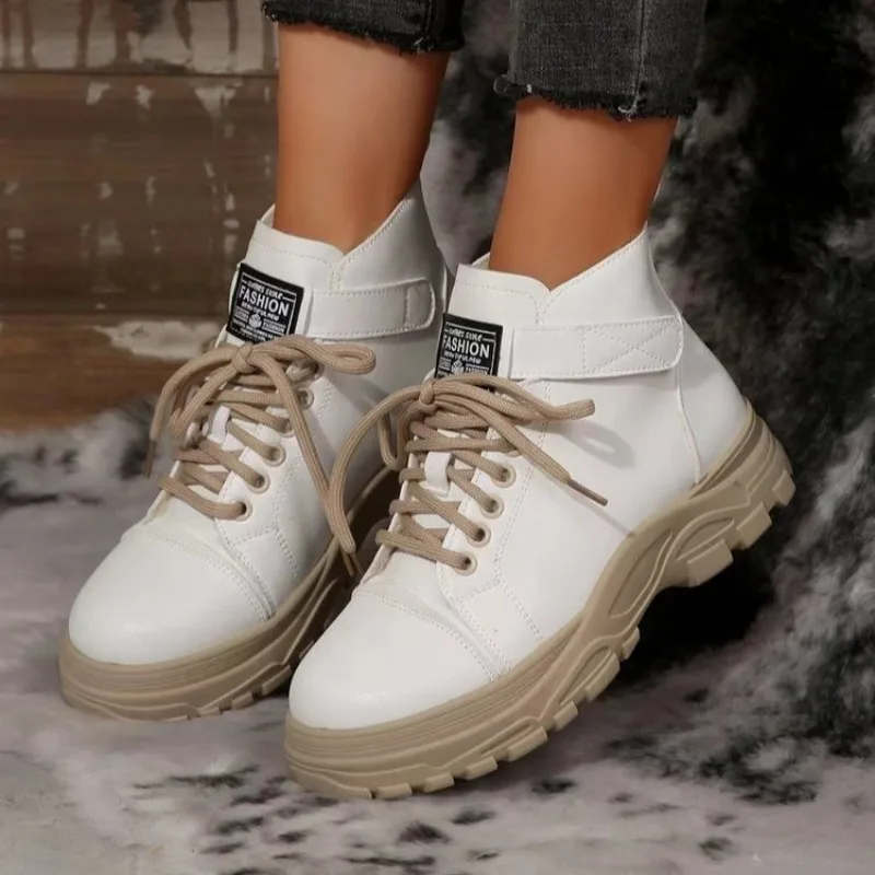 Новинка 2023 года зимние черно-белые ботинки женские ботильоны на платформе со