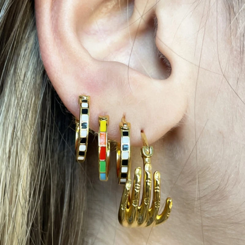

WTLTC Personalized Custom Hands Finger Small Hoop Earrings For Women 2022 Ins Hot 13mm Round Hoops Earrings Fashion Jewelry