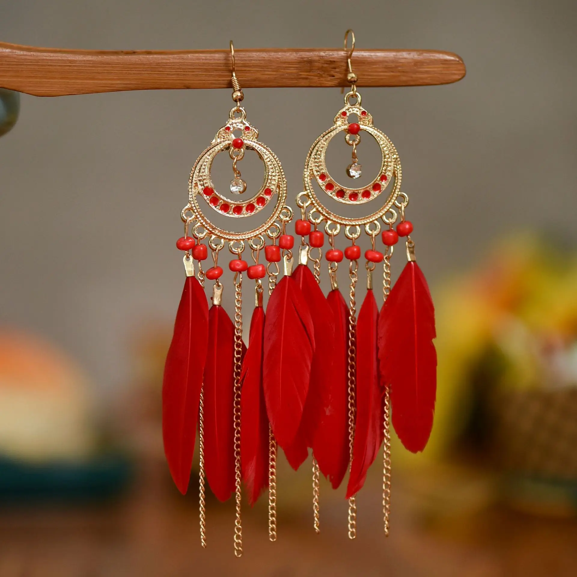 

Red Feather drop shape Tassel Earrings Bohemian Retro Rice Beads Long Dangle Earrings for Women Party Wedding Fashion Jewelry