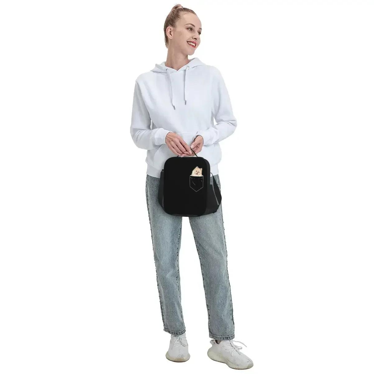 Изолированная сумка для обеда с померанским шпицом карликом и шпицами женщин