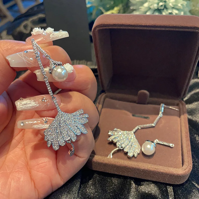 

Bilincolor Micro Set Zircon Leaf Petal Earrings for Women