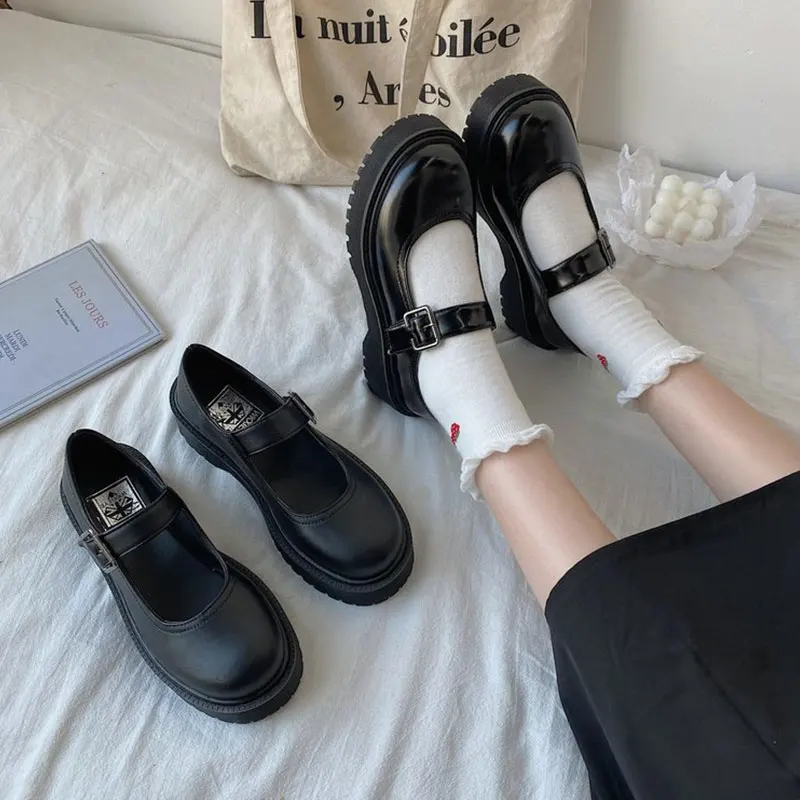 

Lolita Shoes Patent Leather Mary Janes Women's Shoes Student College Girl Student Sweet JK Uniform Shoes Low Heel Women Sandal