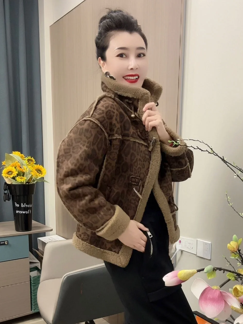 Fashion Thickened Patchwork Fur Integrated Outerwear Women 2024 Winter New Casual Retro Horn Buckle Jacket