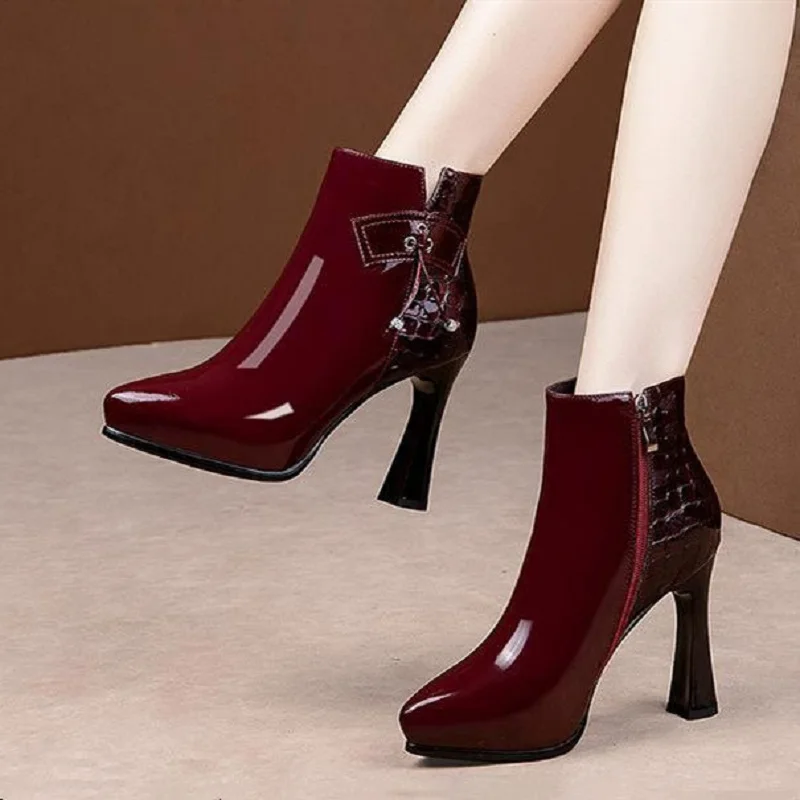 

Женские ботинки на высоком каблуке 2022 темпераментные ботинки на молнии сбоку на толстом каблуке универсальные Украшенные острым носком бо...