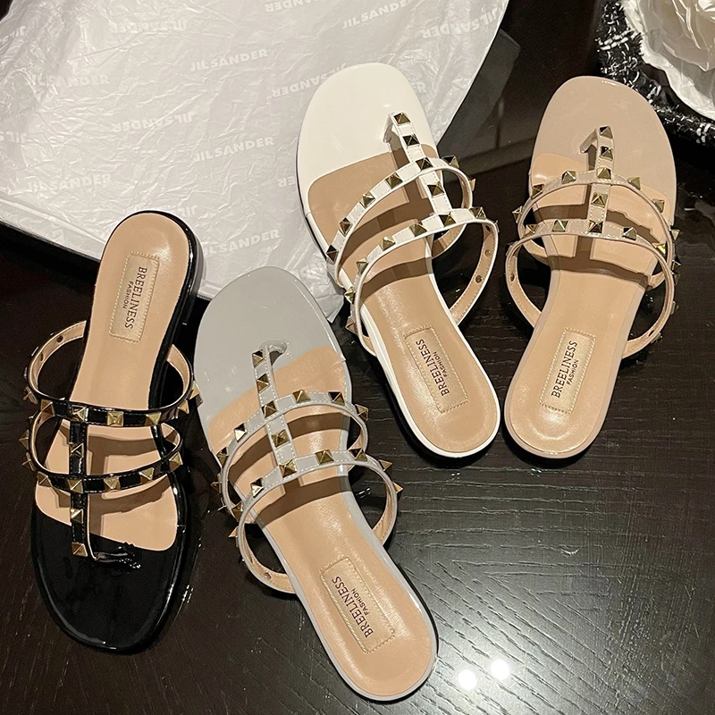 

Женские шлепанцы с заклепками, повседневные сланцы с круглым носком, для улицы и пляжа, плоская подошва, лето 2022