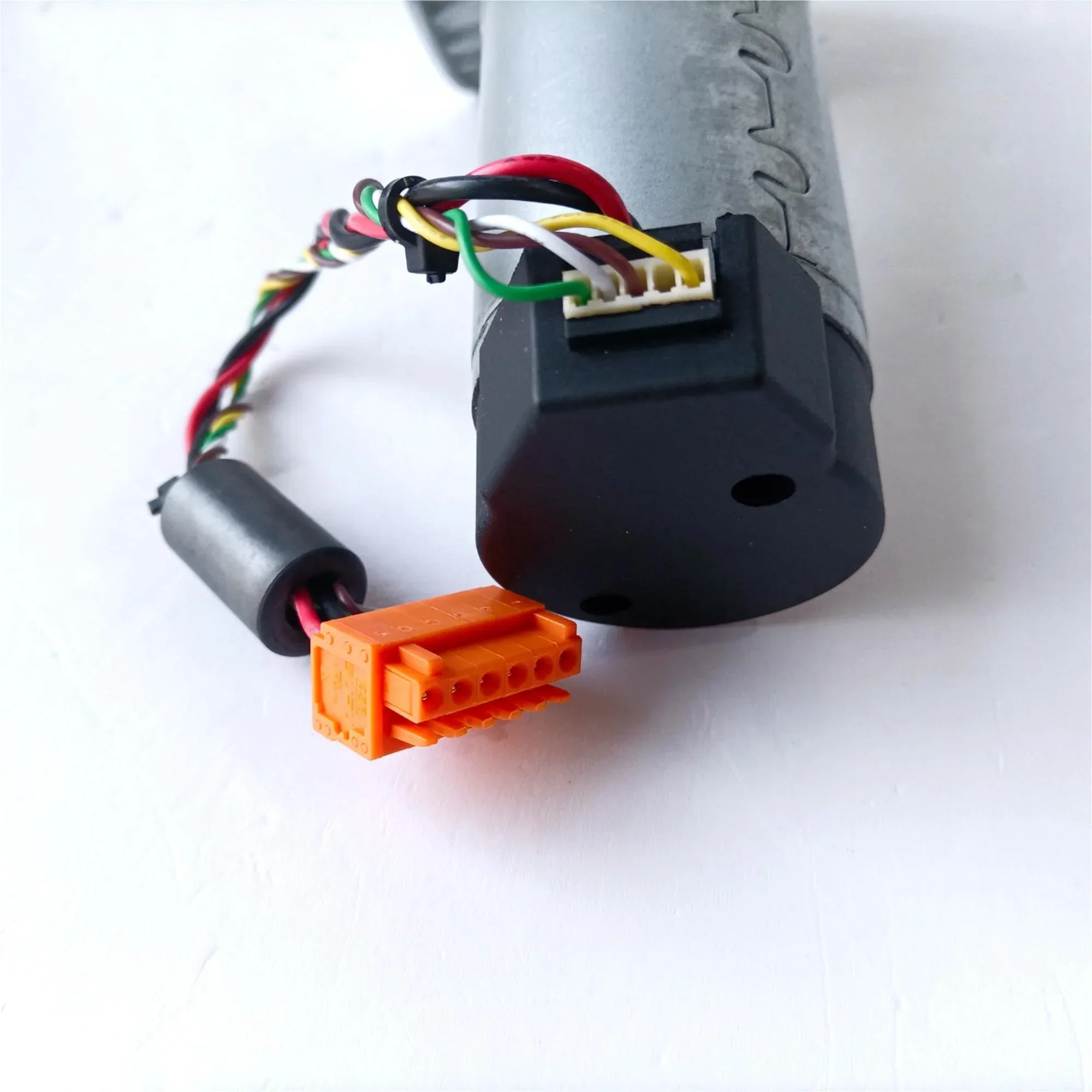 FAA24350BL1 Запасные части для лифта Двигатель AT120 R M48x50/I+SN31