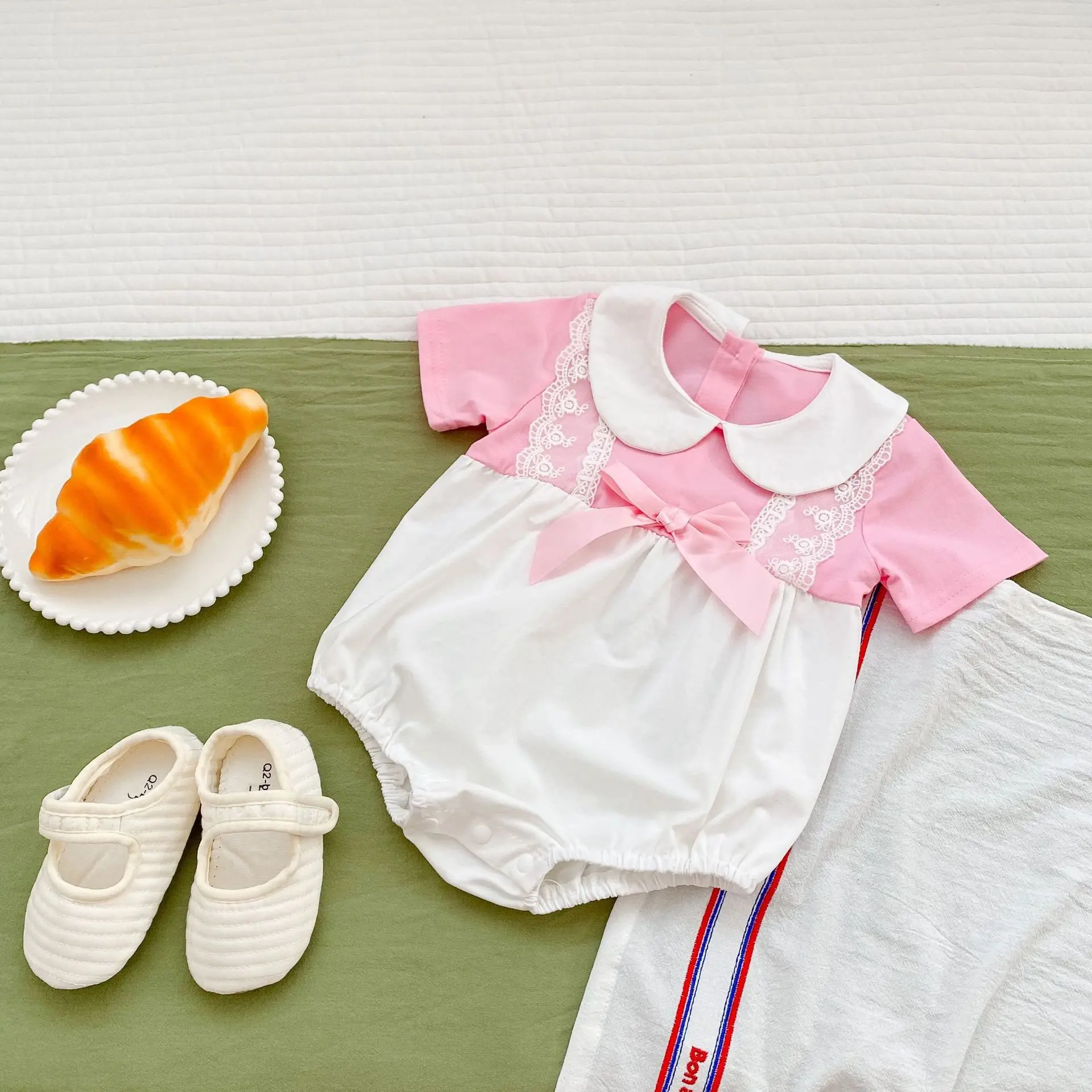 

Детское хлопковое боди с коротким рукавом и кружевом, в стиле пэчворк