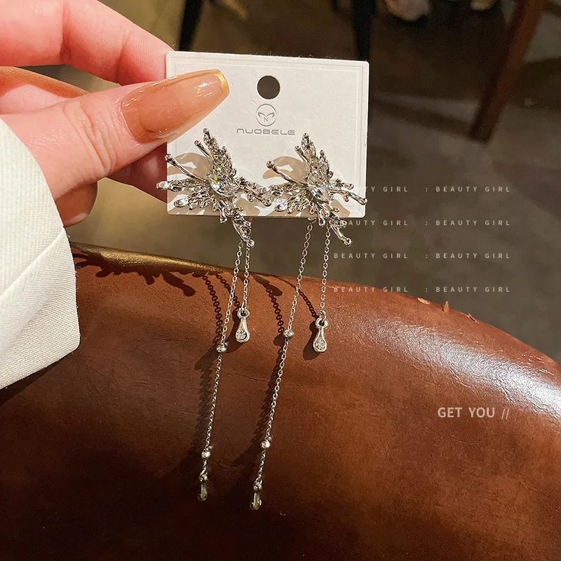 

Fashion New Silver Needle Diamond Butterfly Tassel Earrings Ins Windnet Red Temperament Personalized Design