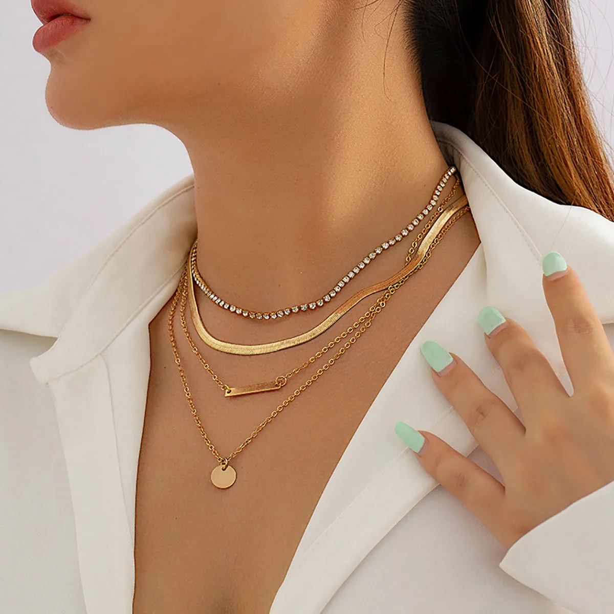 

Retro Crystal Chain Necklace 2022 Multi layer Gold Color Metallic Sequins Pendant Snake Chain Necklaces Girls Fashion Jewelry