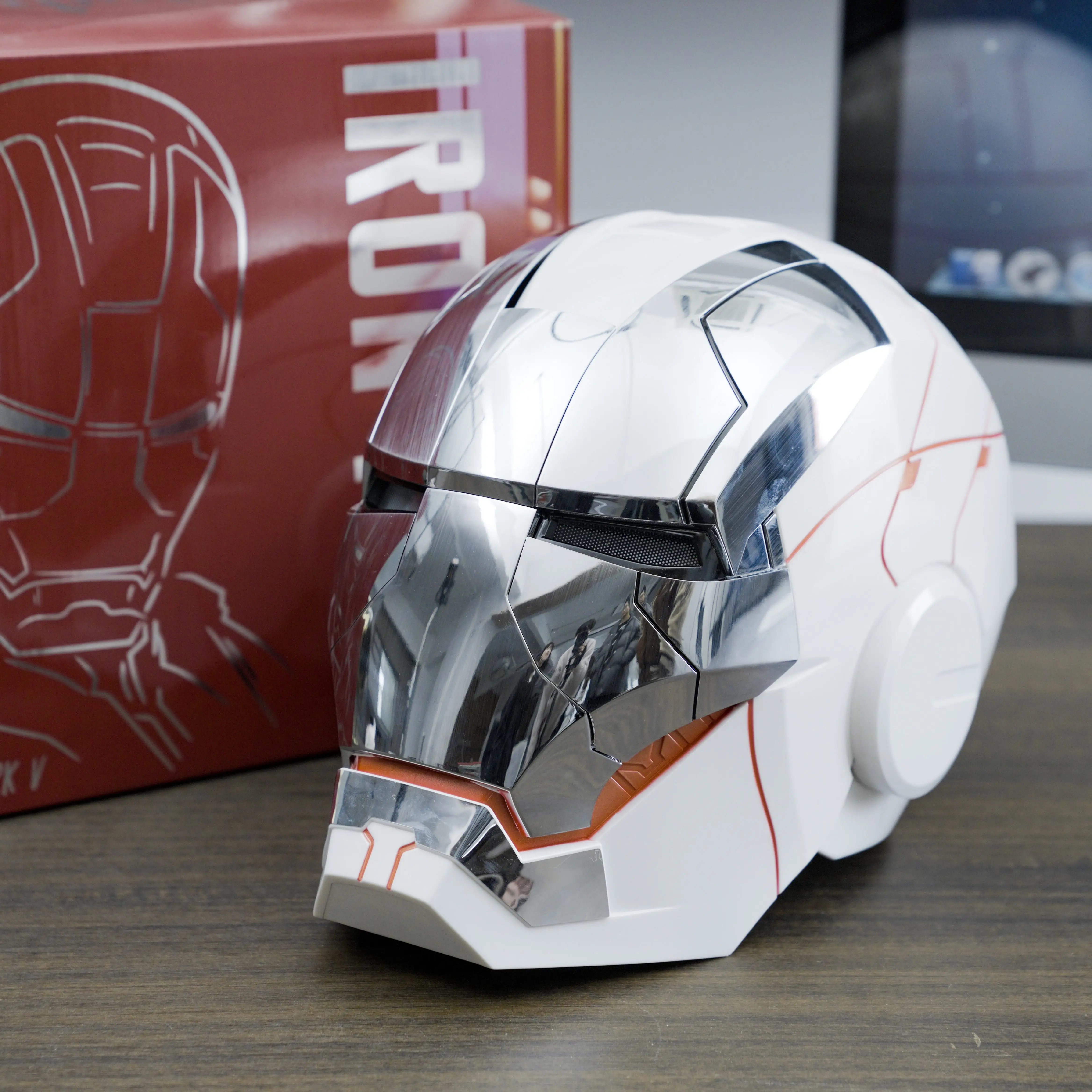 

New Autoking Mk5 2.0 Upgrade 1/1 Iron Man Helmet Wearable And Deformable English Voice Controlled Multi Control Toy Gifts