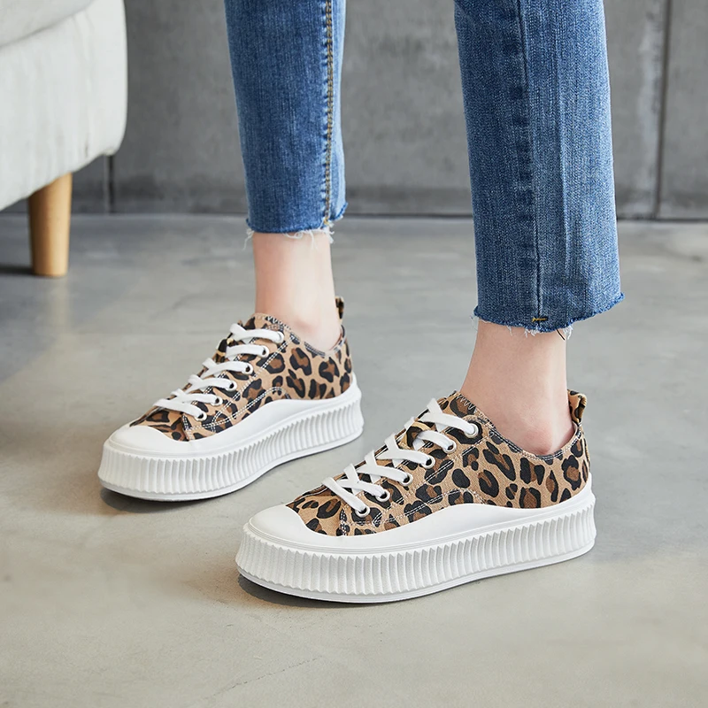 

Women's Canvas Shoes Summer New Biscuit Shoes Women Leopard Print Women's Sneakers Casual Platform Student Shoes Women