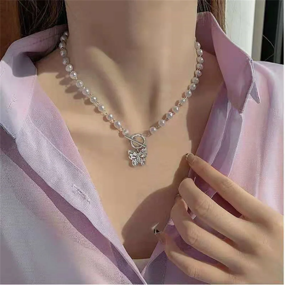 

Diamond studded pearl butterfly collarbone chain bouncing Collar Necklace neck personalized hip hop punk short chain
